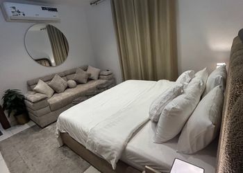 استديو هادئ بدخول ذاتي 