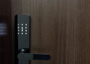 شقة بغرفتين نوم وصالة مريحة 