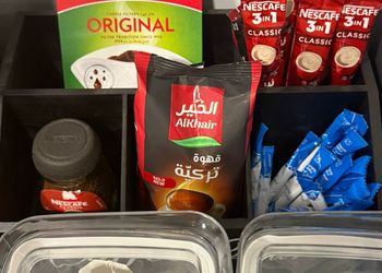 شقة بغرفة معيشة وغرفة نوم 