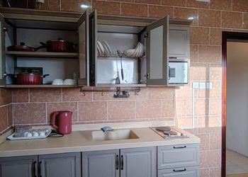 3 غرف ومطبخ وحمامين