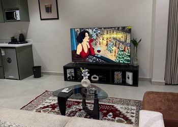 استديو بسرير ماستر وجلسة جانبية