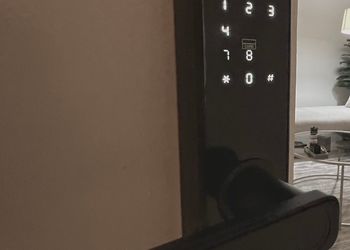 استديو هادئ بسرير ماستر 