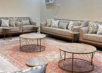 استراحة بجلسة خارجية ملعب كرة طائرة