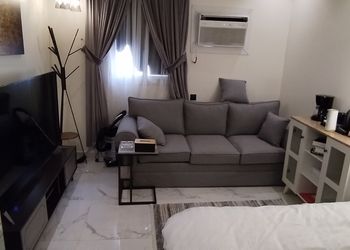 استديو هادئ بدخول ذاتي 