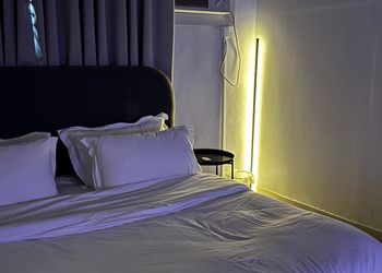 استديو أنيق بسرير ماستر وجلسة جانبية 