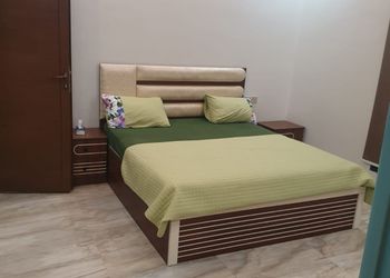 شاليه بمسطح اخضر و مسبح