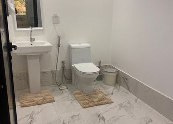 استراحة بمسطح اخضر ومجالس