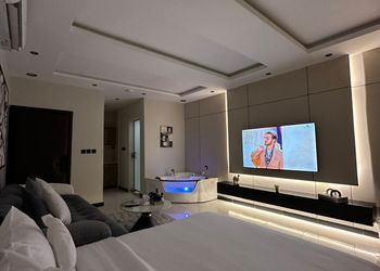 استديو بسرير ماستر وجلسة جانبية
