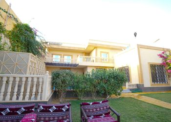 شاليه بألعاب مائية ومسبح