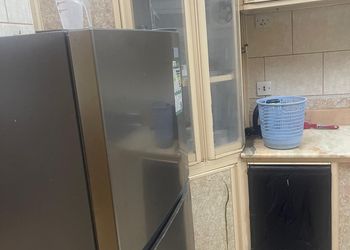 شقة بغرفة معيشة وغرفتين نوم 