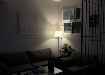 استديو هادئ بدخول ذاتي 
