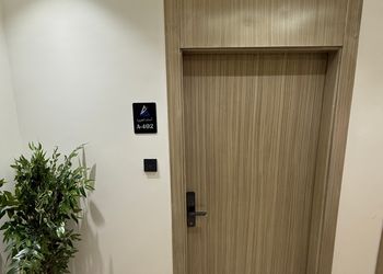 شقة بغرفة معيشة وغرفتين نوم 