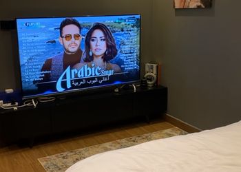 استديو هادئ بسرير ماستر
