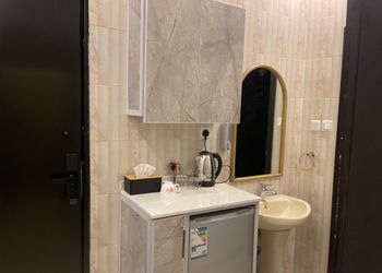 استديو بسرير ماستر وجلسة جانبية