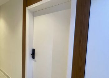 استديو بسرير ماستر وجلسة جانبية 