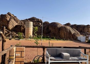 مخيم بإطلالة على الجبل