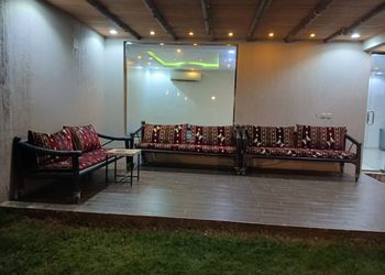شاليه بمسبح خارجي وألعاب أطفال