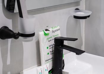 استديو بسرير ماستر وجلسة جانبية 