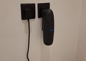 استديو بأثاث مريح وبسيط 