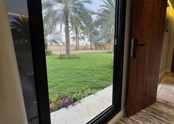 مزرعة بمناظر خلابة وجلسات خارجية 