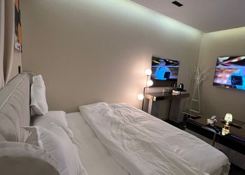 استديو بسرير ماستر