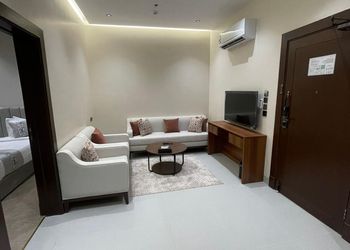 شقة بغرفتين نوم وصالة 