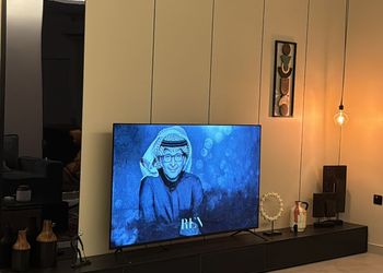 شقة بصالة انيقة ودخول ذاتي