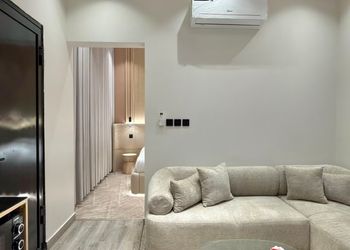 شقة بغرفة نوم وتصميم هادئ