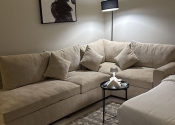 استديو بدخول ذاتي وتصميم هادئ 