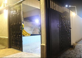 استراحة بمسطح اخضر وألعاب أطفال