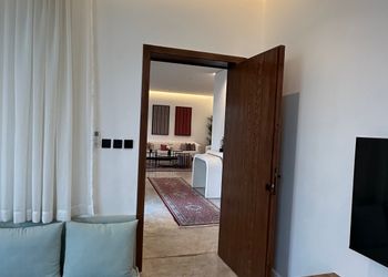 شاليه بمجلسين وألعاب اطفال 