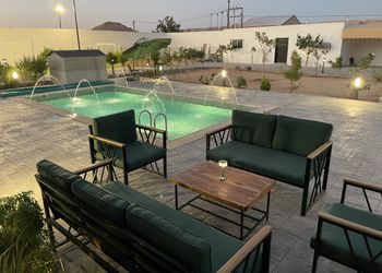 استراحة بجلسة خارجية ومسبح خارجي