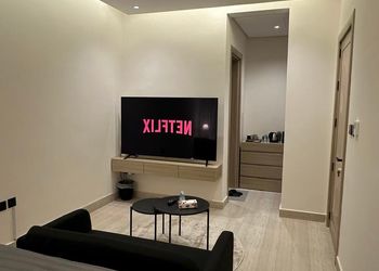 استديو هادئ بدخول ذاتي 