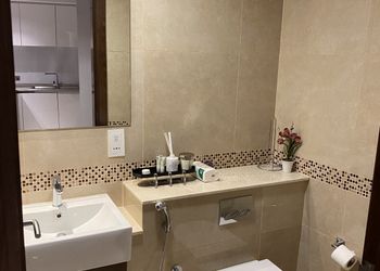 شقة بصالة انيقة وإطلالة مميزة