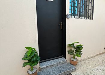 شقة بغرفه نوم ومدخل خاص 
