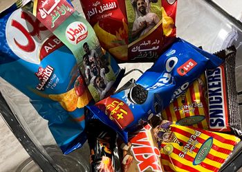 شقة بصالة مريحة وغرفة نوم 