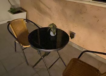 شقة بصالة مريحة وثلاث غرف نوم 