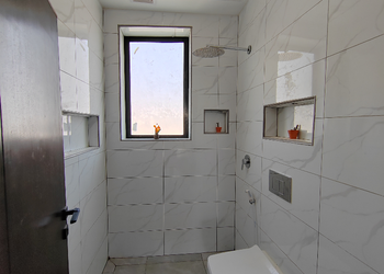 استراحة بمسطح اخضر وجلسه خارجيه