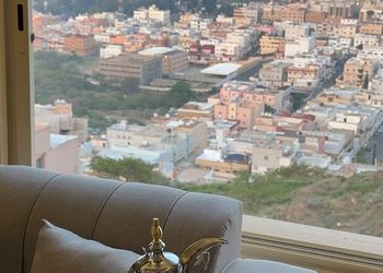 شقة بغرفة نوم ماستر و صالة