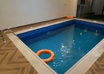 شاليه بمجلس ومسبح خارجي 