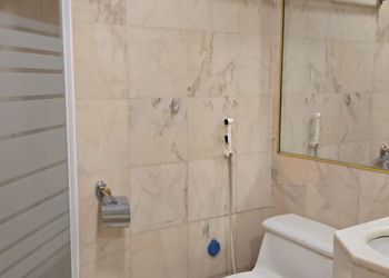 شقة بغرفتين نوم وأثاث مريح