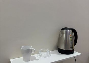 استديو بسرير ماستر وجلسة جانبية