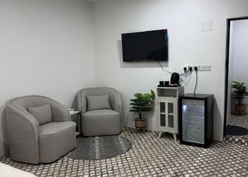 استديو باثاث مريح وبسيط 