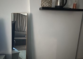 استديو هادئ بدخول ذاتي 