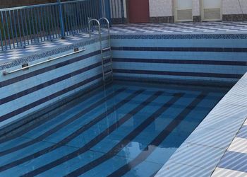 استراحة بمسطحات خضراء ومسبح 