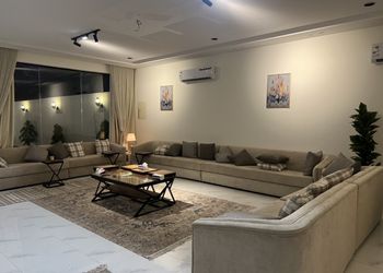 شاليه بمسبح خارجي وجلسة خارجية