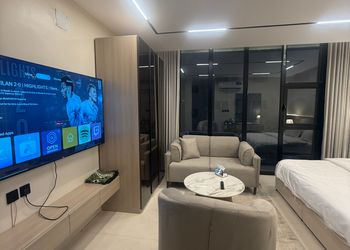 استديو بأثاث مريح وبسيط 