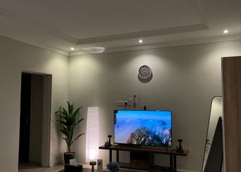 استديو هادئ بدخول ذاتي 