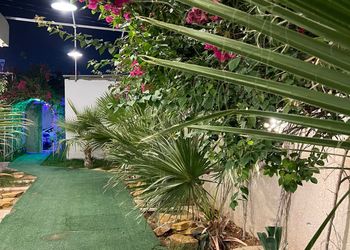 شالية بمجالس ومسطح اخضر