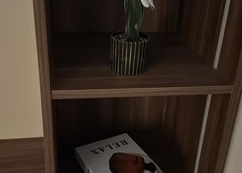شقة بغرفة معيشة وغرفة نوم 